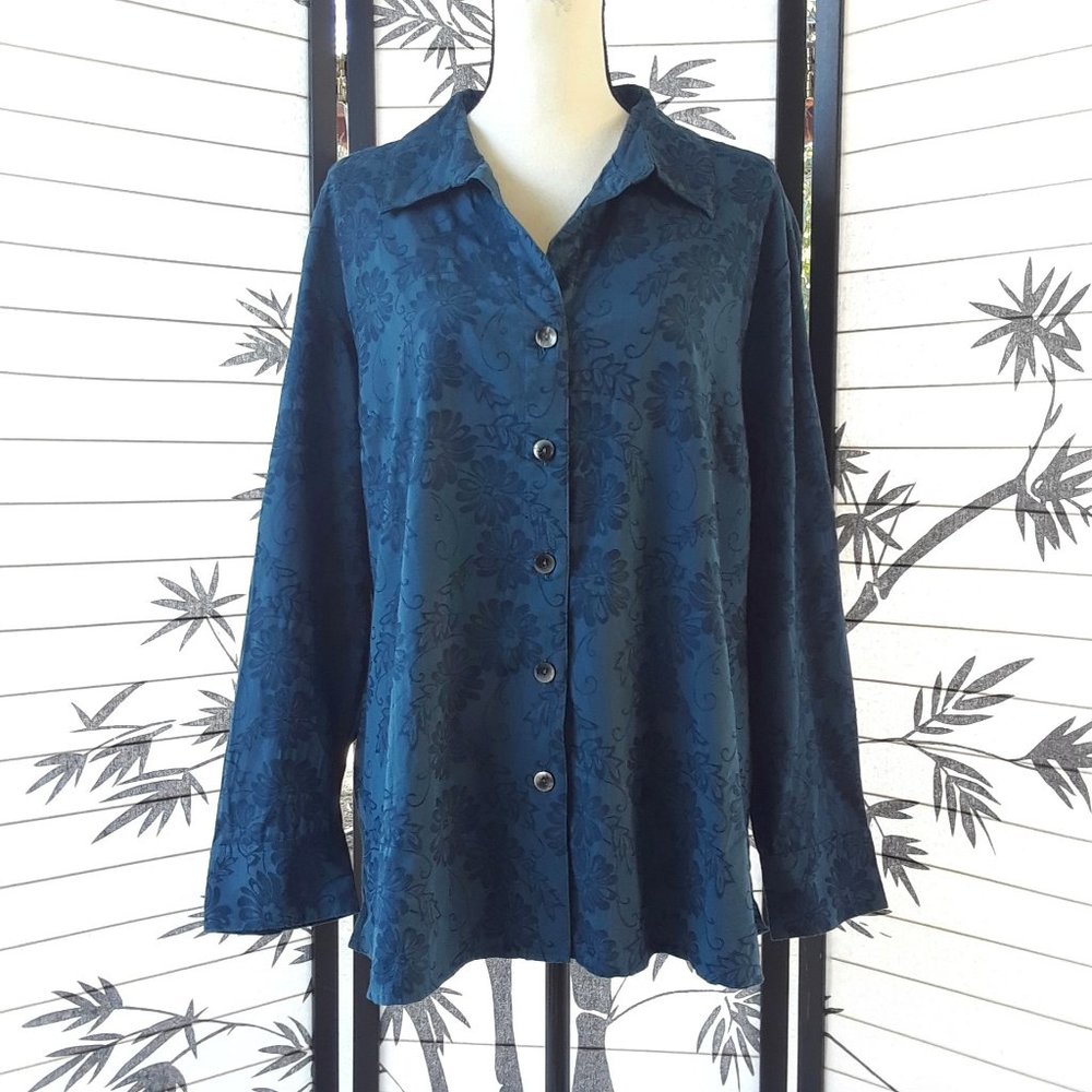 Croft & Barrow Blue Long Sleeved V Neck Shirt - Picture 3 of 15